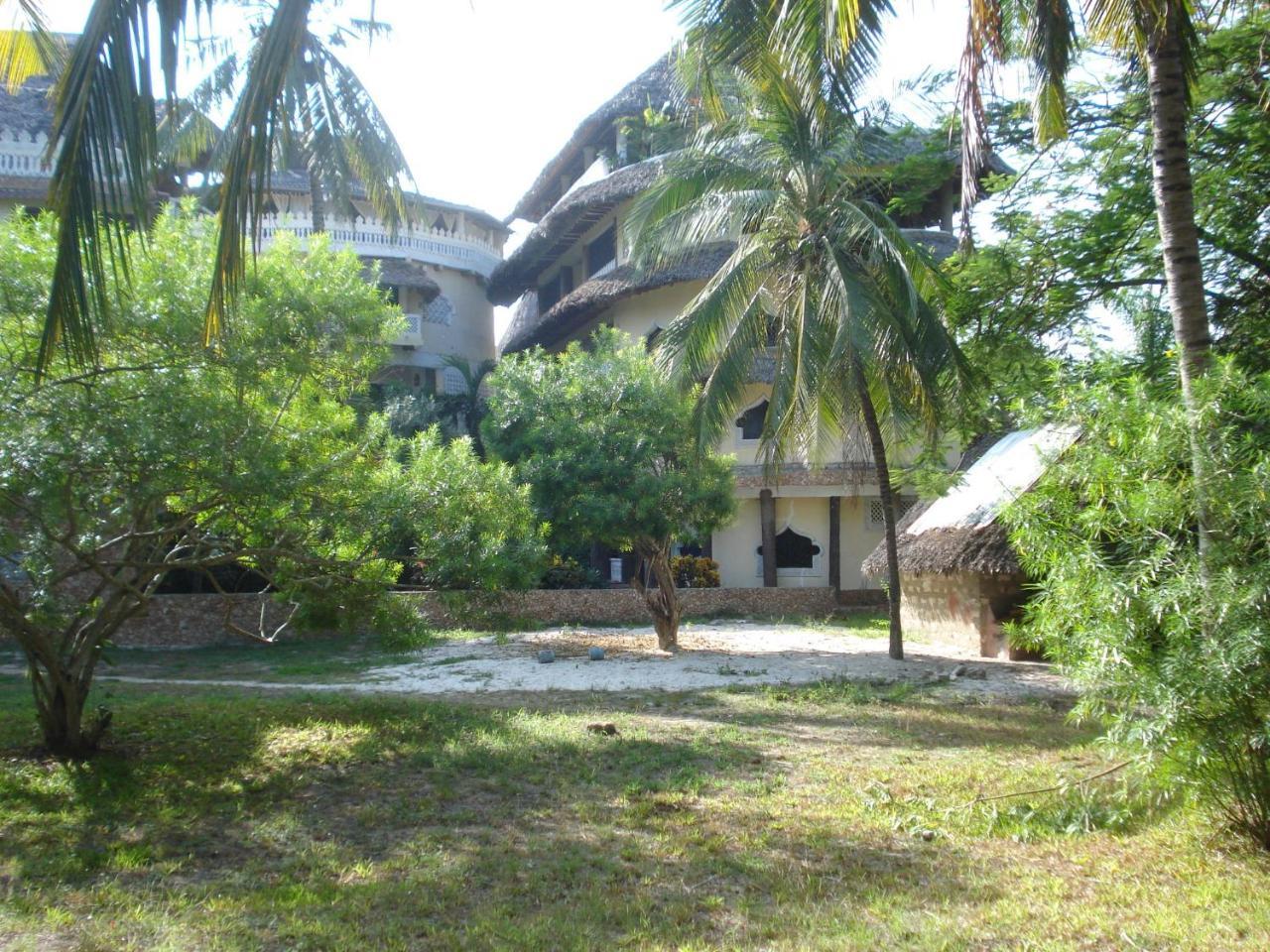 Coconut Village Beach Resort Diani Beach Εξωτερικό φωτογραφία